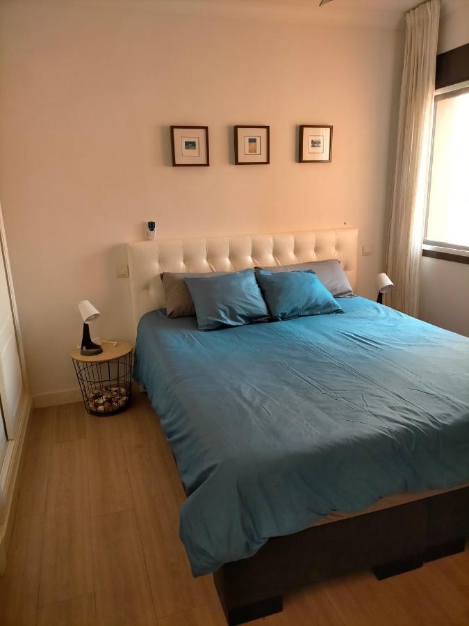 Appartement Met Zeezicht En Vlakbij Het Strand Манилва Экстерьер фото